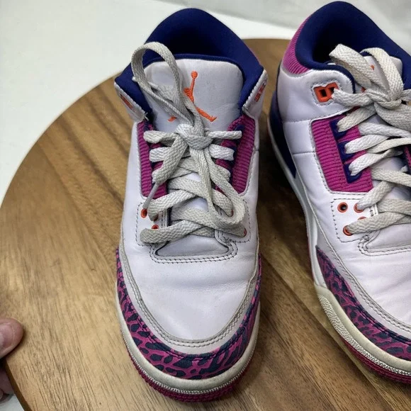 Air Jordan 3 Retro Size 5 Y 441140-500 Barely Grape/Fire Pink - Picture 16 of 16